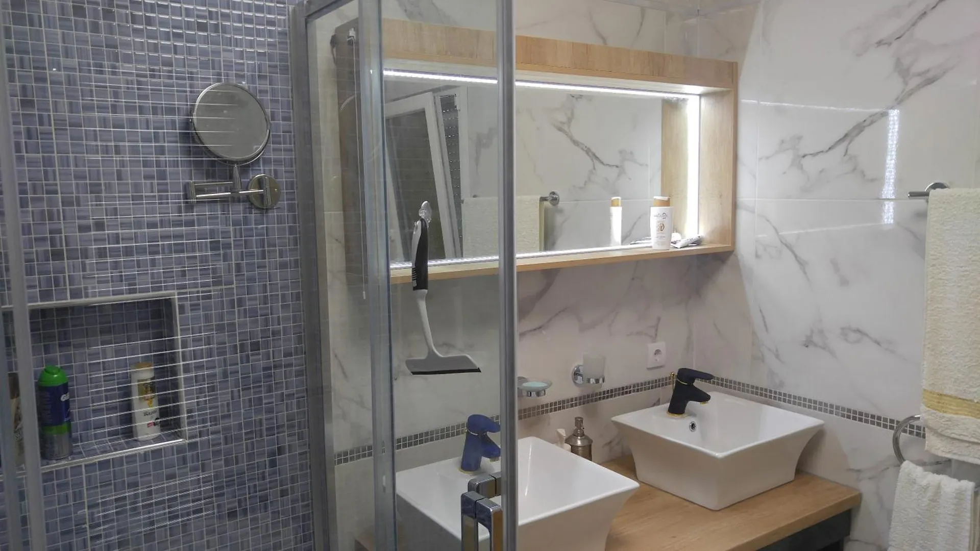 Shopping,Airport,Parking,Ring Road 100Sqm Comfort Thessaloníki 0*,  Grekland